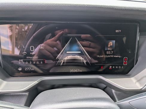 Used 2025 GMC Acadia Elevation FWD image 28