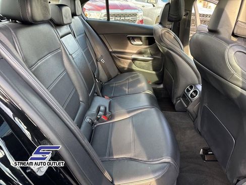 Used 2025 Mercedes-Benz C 300 4MATIC Sedan image 34