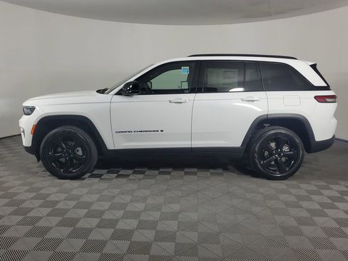 New 2025 Jeep Grand Cherokee Limited w/ Black Appearance Package image 7