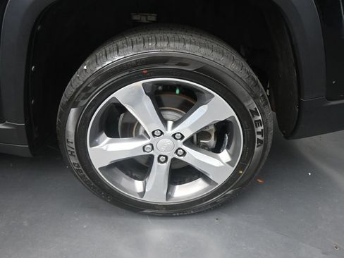 Used 2022 Jeep Grand Cherokee L Limited image 23