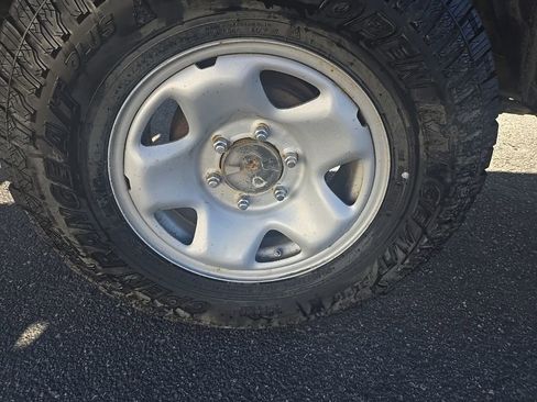 Used 2022 Toyota Tacoma SR image 33