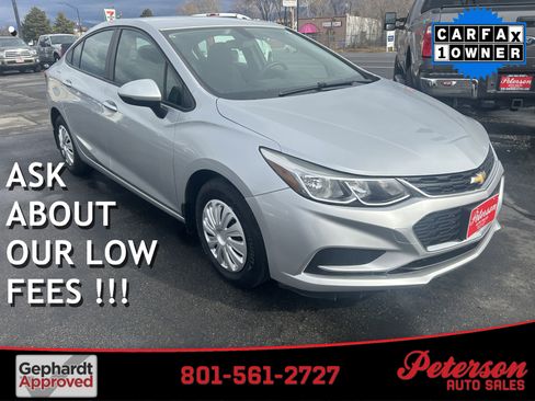 Used 2018 Chevrolet Cruze LS image 1