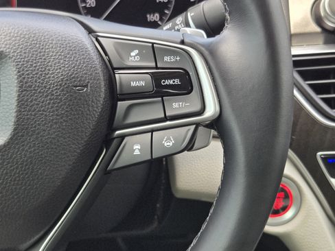 Used 2018 Honda Accord Touring image 27