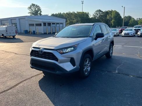 Used 2022 Toyota RAV4 LE AWD/4WD image 32
