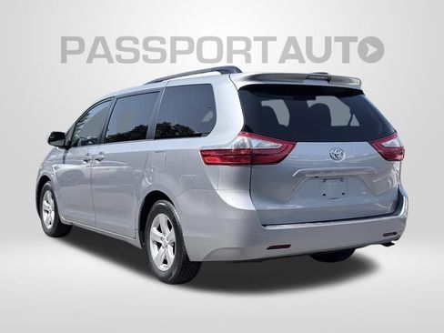 Used 2015 Toyota Sienna LE FWD image 5