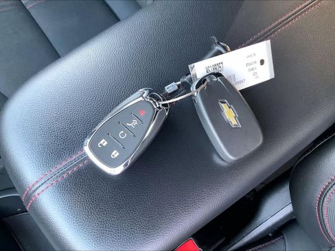 Used 2022 Chevrolet Equinox RS w/ LPO, Floor Liner Package FWD image 13