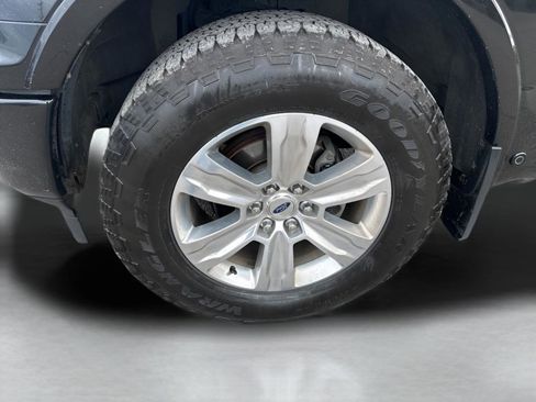 Used 2018 Ford F150 Platinum w/ Equipment Group 701A Luxury AWD/4WD image 26