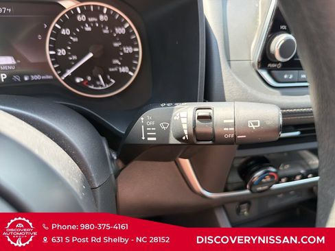 Certified 2024 Nissan Rogue SV FWD image 23