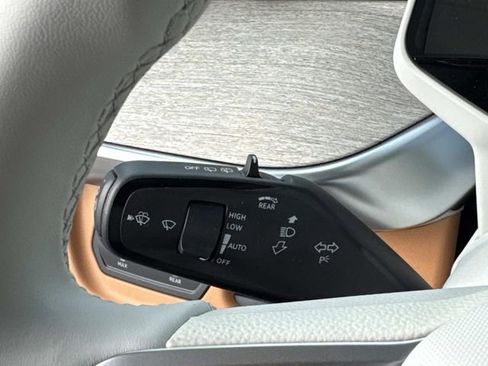 New 2025 Volkswagen ID. Buzz 1st Edition image 22