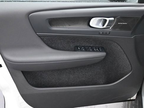 Certified 2023 Volvo XC40 Recharge Ultimate w/ Protection Package Premier image 10