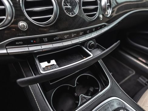 Used 2020 Mercedes-Benz S 560 Sedan image 18