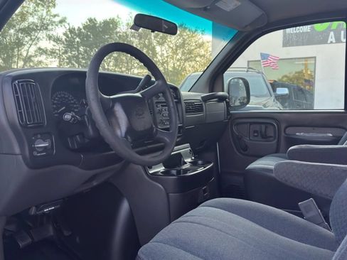 Used 2002 Chevrolet Express 3500 Extended Passenger RWD image 15