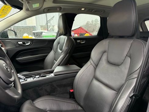 Certified 2023 Volvo XC60 B6 Ultimate w/ Protection Package Premier image 17