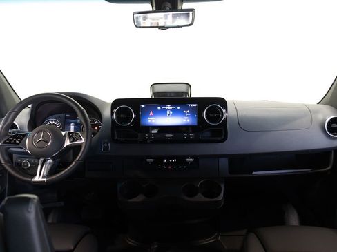 Used 2025 Mercedes-Benz Sprinter 2500 image 23