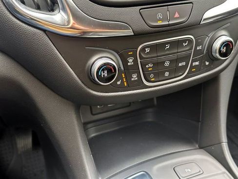 Certified 2024 Chevrolet Equinox LT FWD image 27