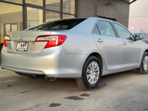 Used 2013 Toyota Camry L image 2