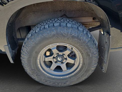 Used 2019 Chevrolet Silverado 1500 Custom Trail Boss w/ Custom Convenience Package AWD/4WD image 5