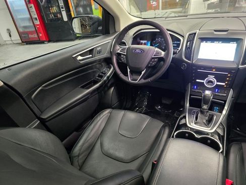 Used 2018 Ford Edge Titanium w/ Equipment Group 302A AWD/4WD image 36