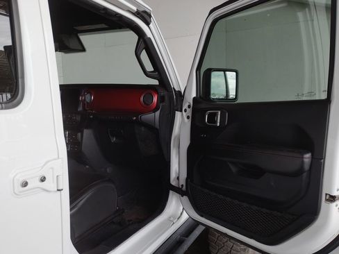 Used 2020 Jeep Wrangler Unlimited Rubicon AWD/4WD image 10
