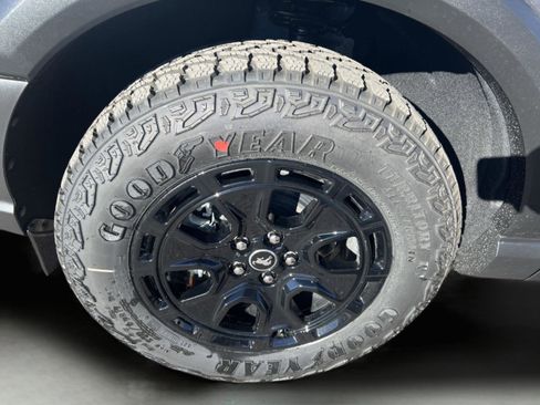 Used 2025 Ford Bronco Sport Outer Banks w/ Sasquatch Outer Banks Package image 8