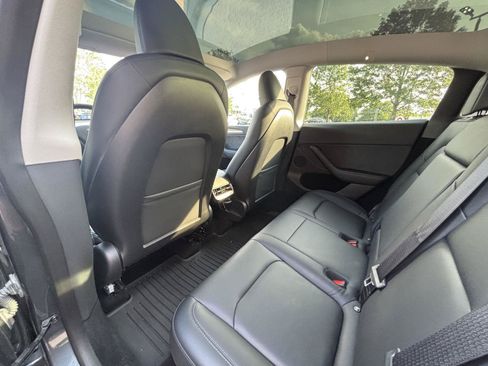 Used 2023 Tesla Model Y Long Range AWD/4WD image 23
