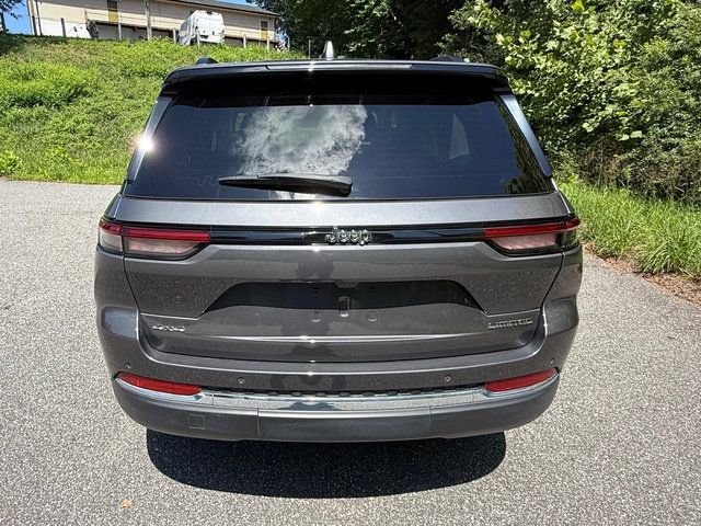 Used 2023 Jeep Grand Cherokee Limited AWD/4WD image 7
