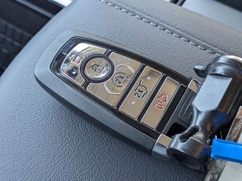 New 2026 Lincoln Navigator Reserve AWD/4WD image 34