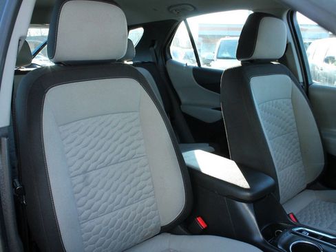 Used 2020 Chevrolet Equinox LS image 41