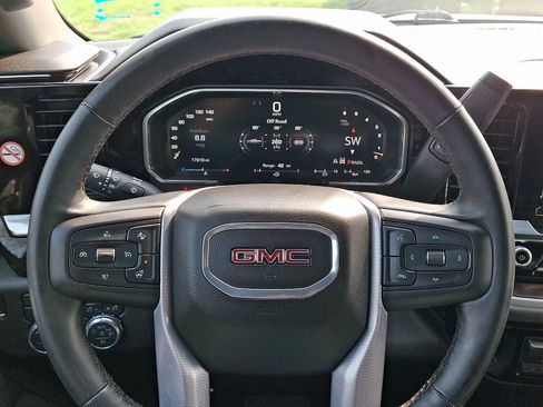 Used 2026 GMC Sierra 1500 SLT AWD/4WD image 20