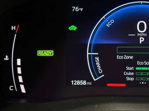 Used 2025 Toyota Camry SE w/ Multimedia Upgrade Package FWD image 16