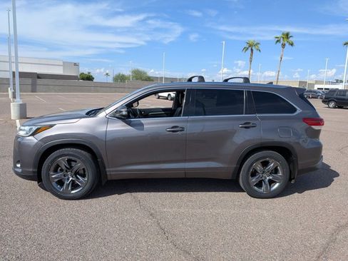 Used 2019 Toyota Highlander Limited Platinum w/ Carpet Mat Package (TMS) AWD/4WD image 8