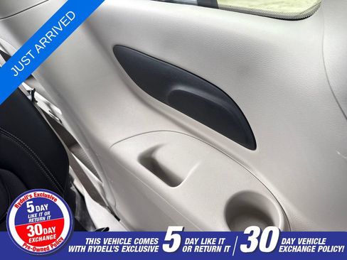 Certified 2024 Chrysler Pacifica Touring-L FWD image 26