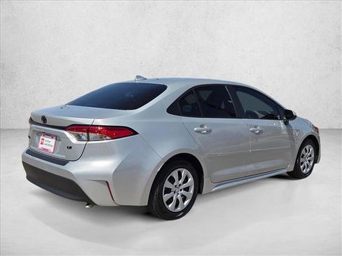 Used 2024 Toyota Corolla LE FWD image 5