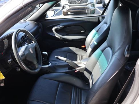 Used 2002 Porsche 911 Carrera RWD image 15