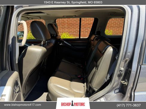 Used 2011 Nissan Pathfinder LE w/ Navigation Pkg AWD/4WD image 11
