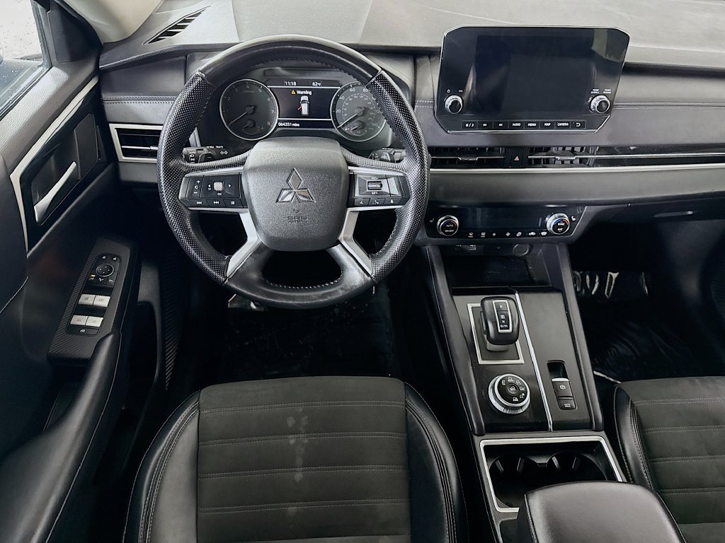 Used 2024 Mitsubishi Outlander SE Black Edition AWD/4WD image 3