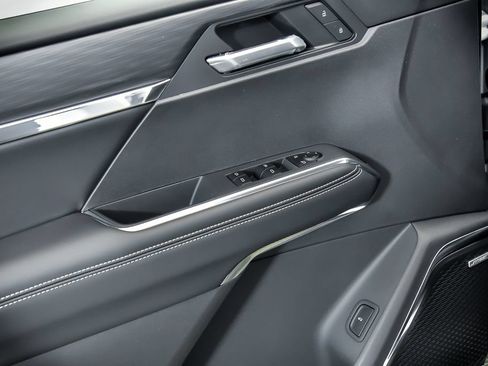New 2027 GMC Acadia Elevation w/ Elevation Premium Package AWD/4WD image 6