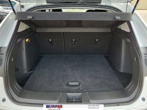 Used 2025 Chevrolet Trax LT FWD image 9