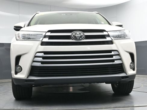 Used 2018 Toyota Highlander Limited image 25
