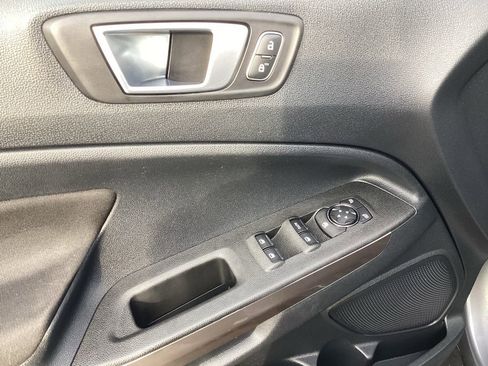 Used 2019 Ford EcoSport SE w/ SE Convenience Package image 10
