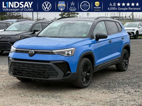 New 2025 Volkswagen Taos SE image 3