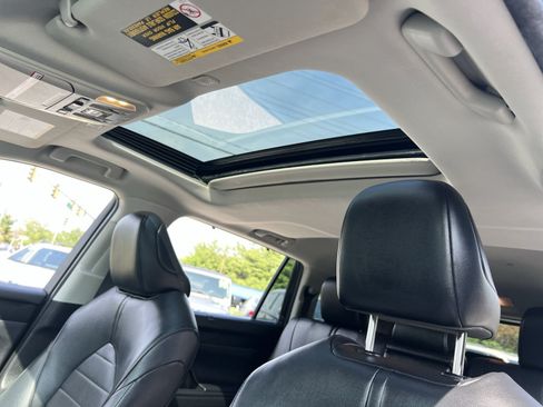 Used 2023 Toyota Highlander XLE AWD/4WD image 23