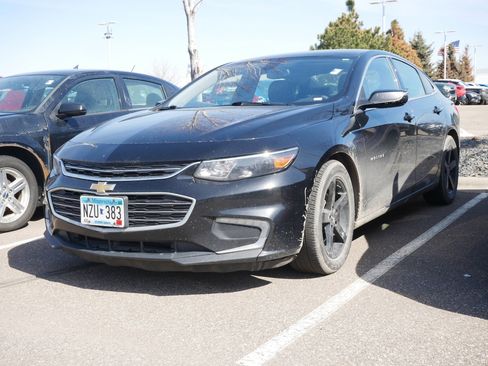 Used 2016 Chevrolet Malibu LT w/ Leather Package image 3