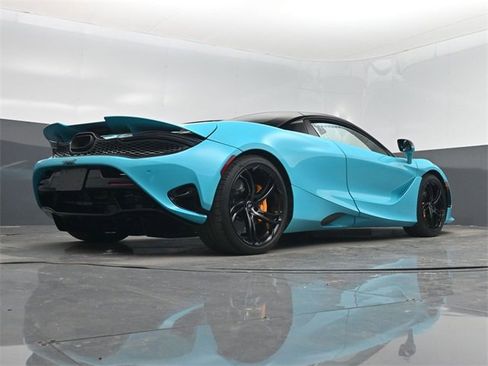 Used 2024 McLaren 750S Spider image 34