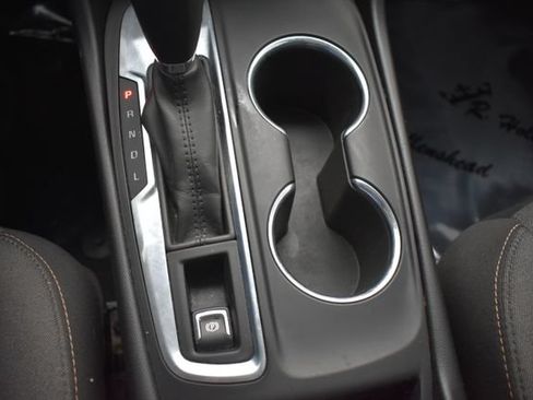 Used 2018 Chevrolet Equinox LT FWD image 32