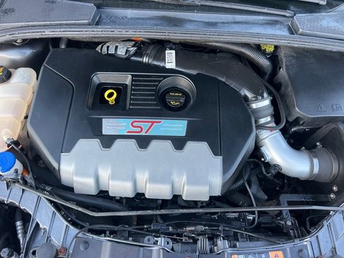 Used 2017 Ford Focus ST w/ Equipment Group 402A image 42