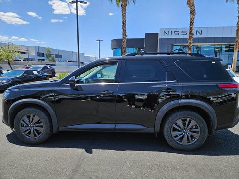 Used 2023 Nissan Pathfinder SV w/ SV Premium Package FWD image 8