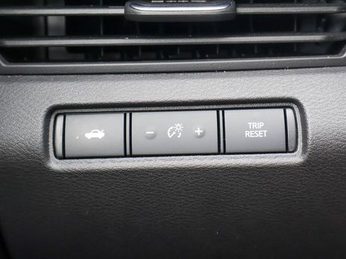 Used 2025 Nissan Altima 2.5 SV FWD image 17