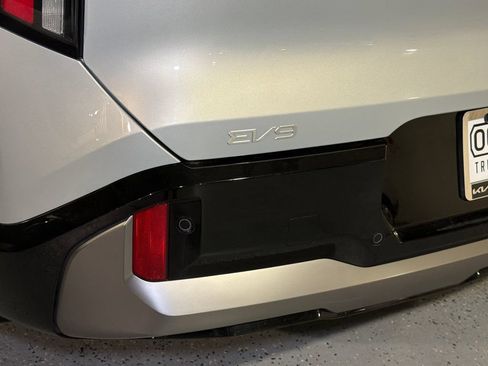 Certified 2024 Kia EV9 GT-Line AWD/4WD image 5