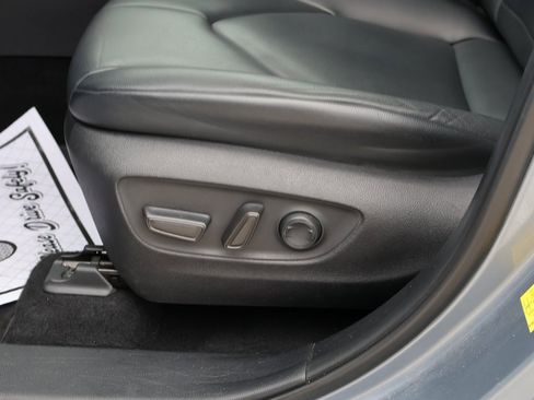 Used 2021 Toyota Highlander XLE image 24